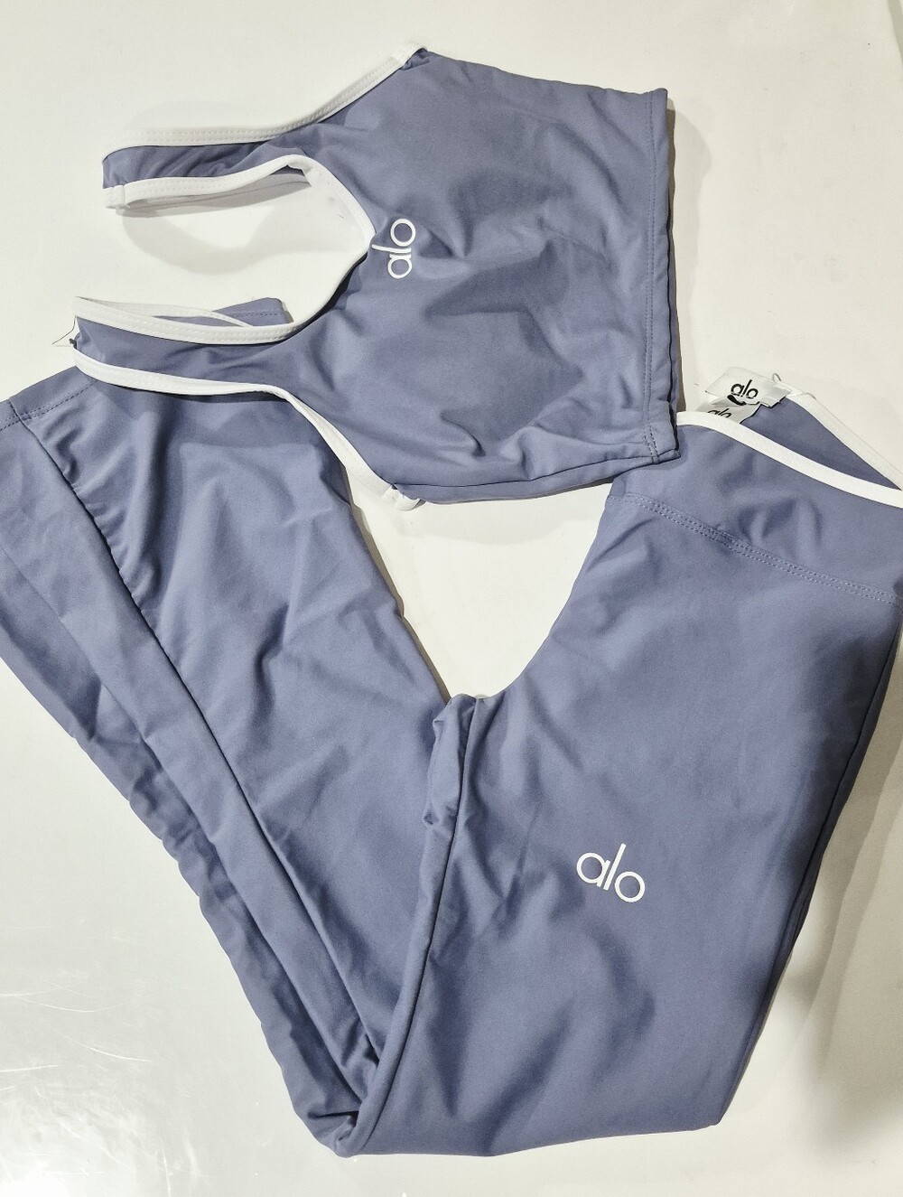 ALO Yoga Lavender-Blue Seamless Leggings & Sports Bra Set with White Trim Size M